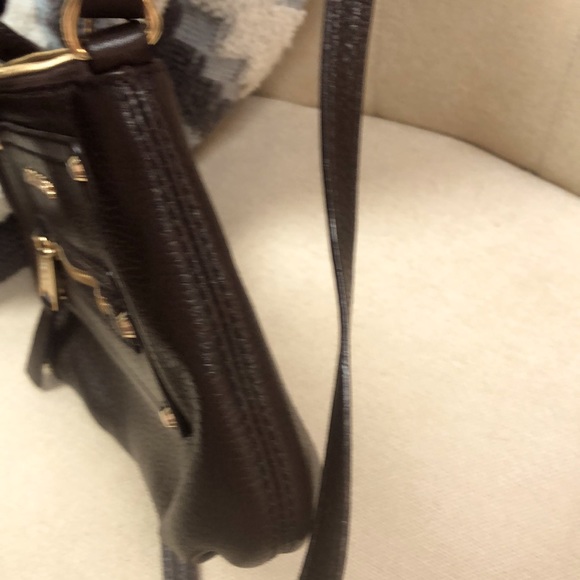 Michael Kors Gilmore crossbody bag - Picture 8 of 13